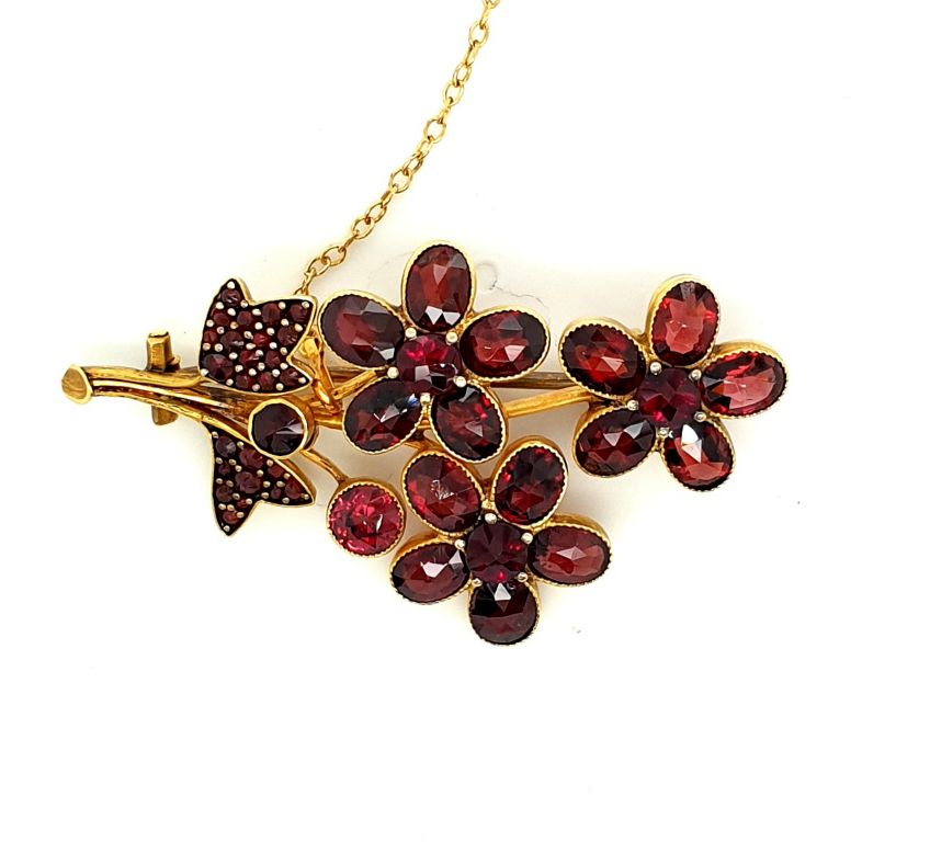 Antique Gilt Bohemian Garnet (approx 7.64ct) Brooch (46x28mm) (22203)